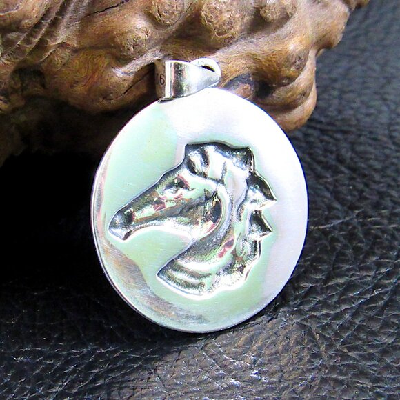 Solid 925 Sterling Silver Greek Meander Puzzle Key Horse Head Equestrian Pendant - Picture 3 of 10